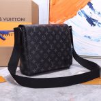 Louis Vuitton M46255 District Men Bags Size 26*20*7cm - Image 3