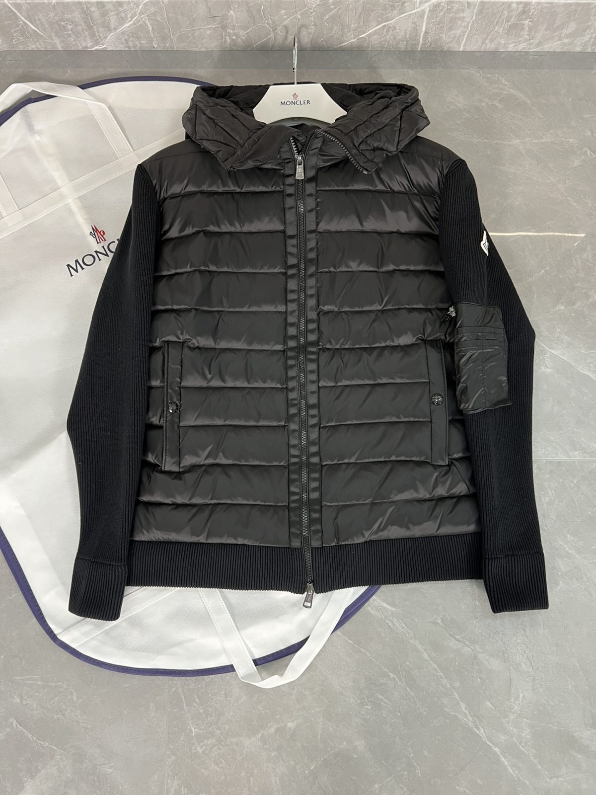 Moncler Men Winter Jacket Size M-3XL - Image 6