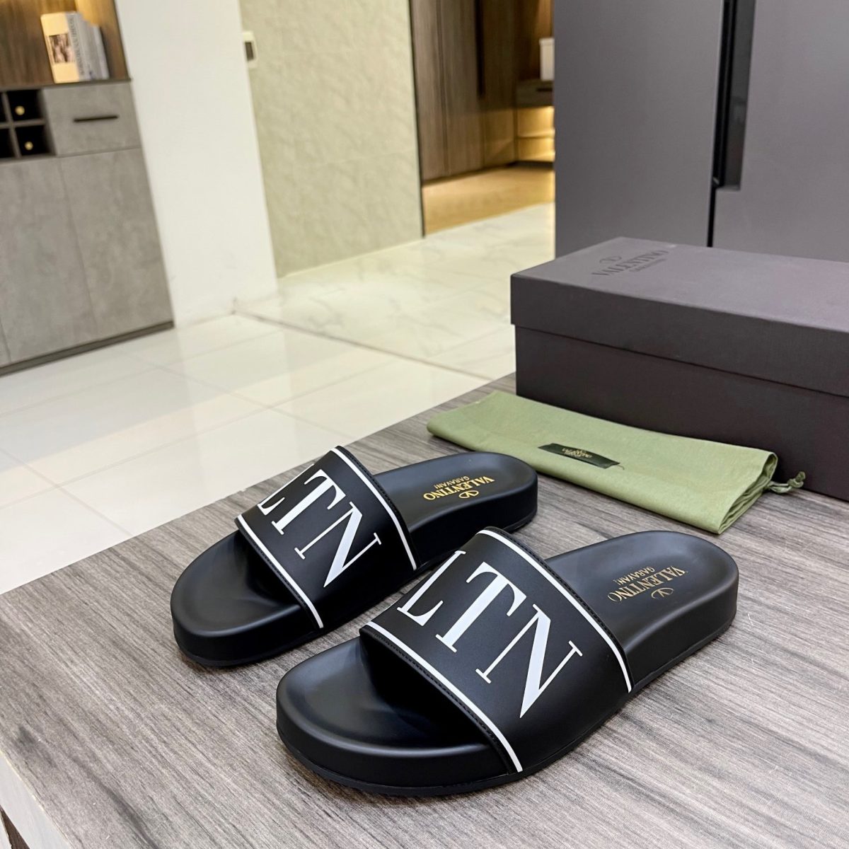Valentino Slippers for Men Size 39-45 5-Color - Image 1