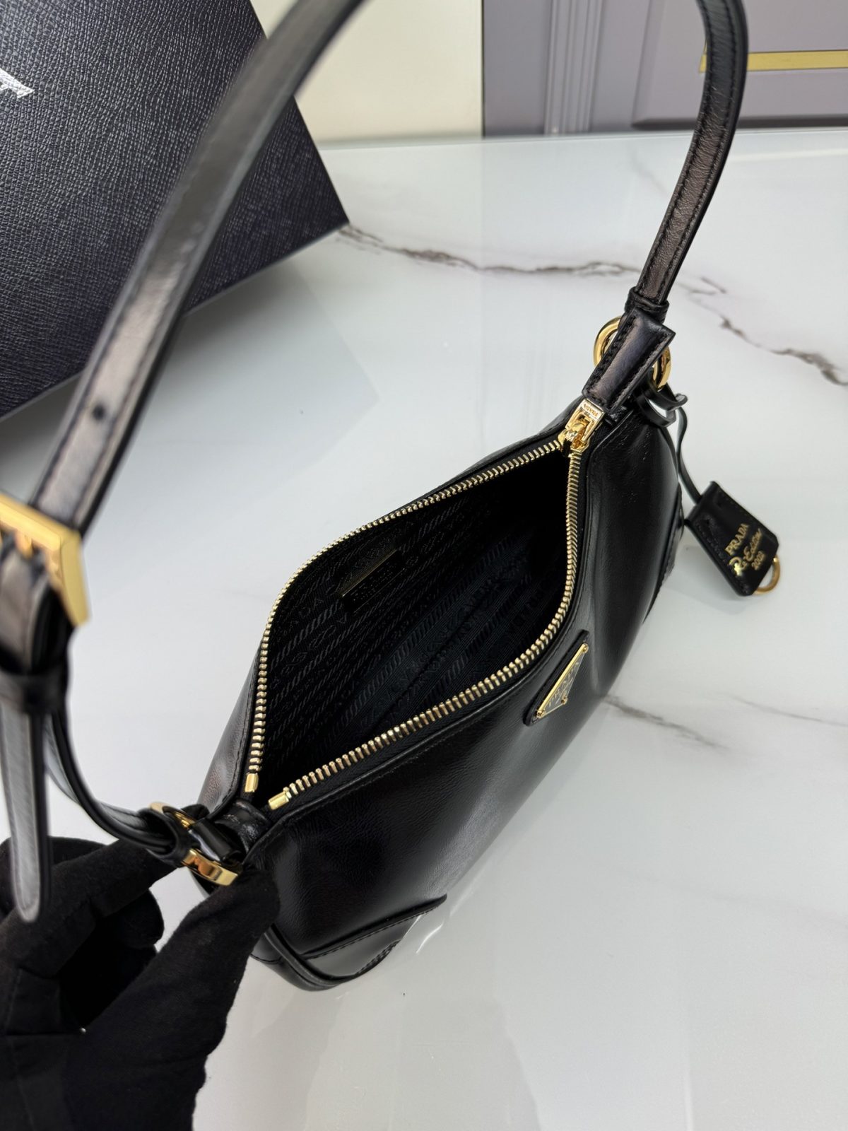 Prada 1BC201 Re-Edition 2002 Small Leather Shoulder Bags Size 23.5*10*5cm - Image 8
