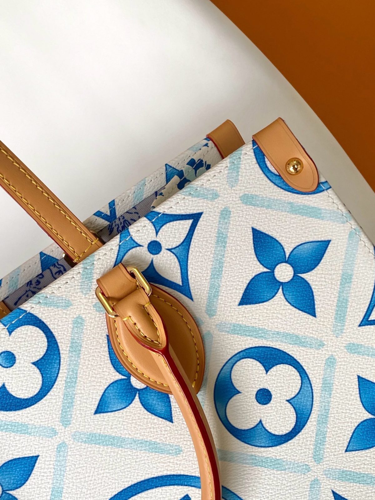 Louis Vuitton M11262 OnTheGo MM Shopping Bags Size 35*27*14cm - Image 8