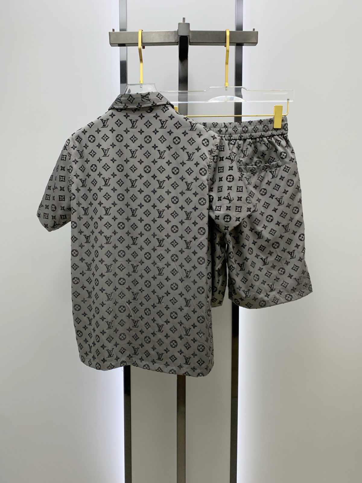 Louis Vuitton Sommeranzug Size M-XXL - Image 11