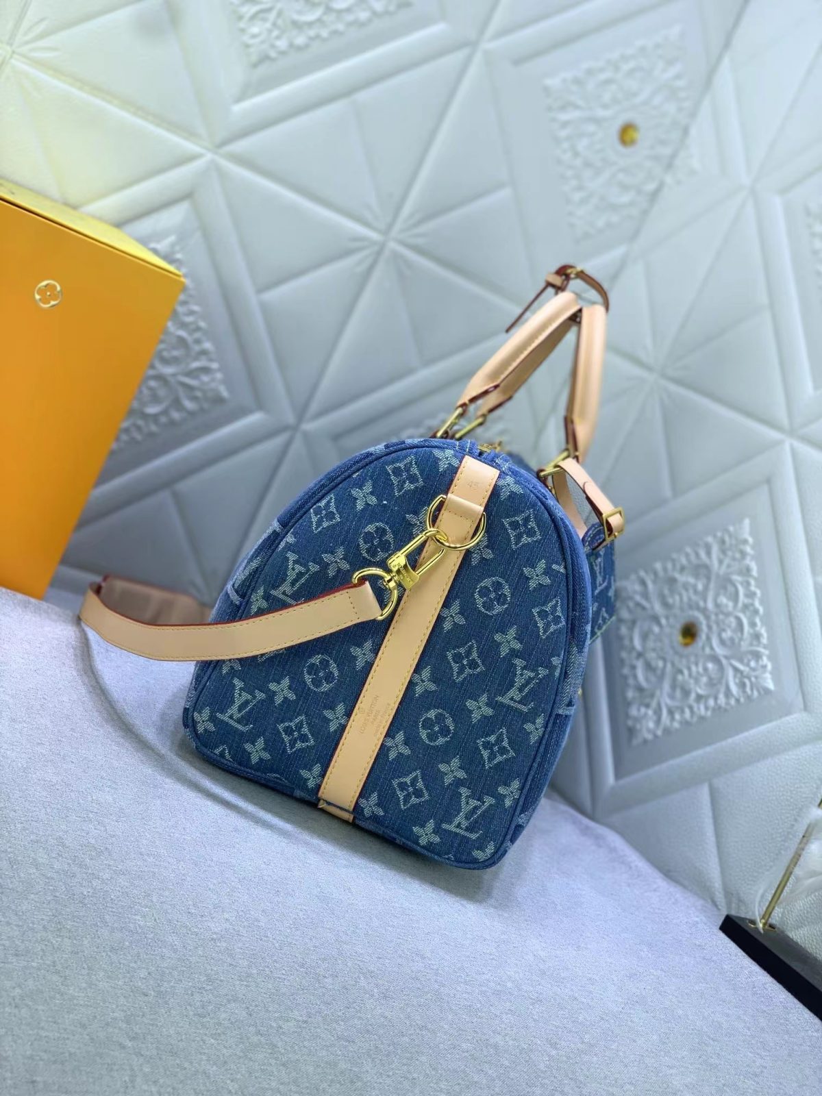Louis Vuitton KEEPALL BANDOULIÈRE 45 Keepall Bandoulière Monogram Denim Travel Bags Size 45*27*20cm - Image 5