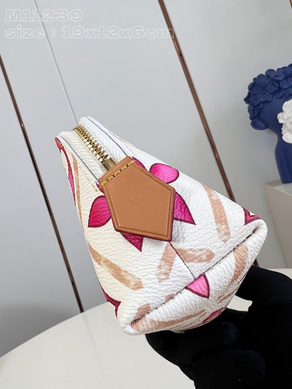 Louis Vuitton M11239 Pochette Cosmétique PM Size 19*12*6cm - Image 3