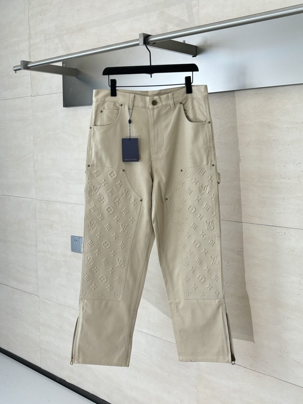 Louis Vuitton Unisex Jeans Size S-XL - Image 1