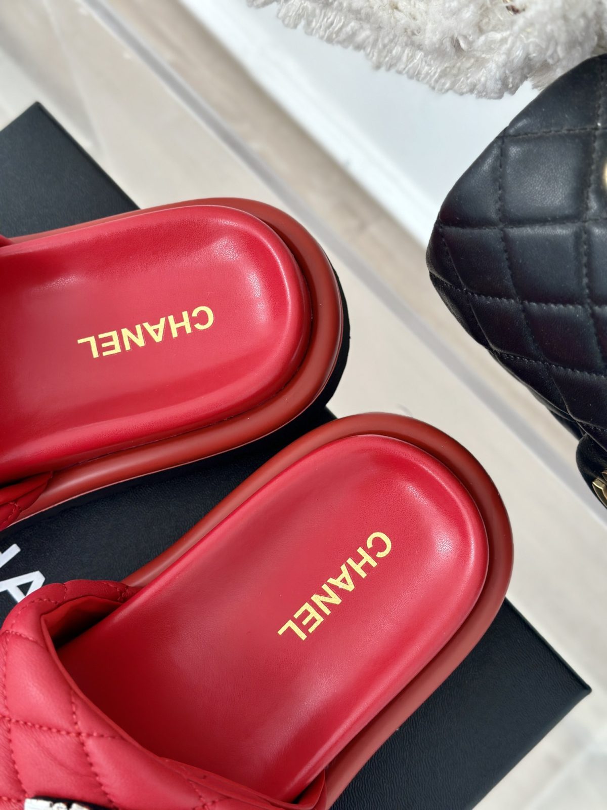 Chanel 2024 New Slippers Size 36-41 - Image 8