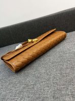 Bottega Veneta Andiamo Clutch 30*13*4cm - Image 6