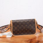 Louis Vuitton M45985 Diane Women Bags Size 24*15*9cm - Image 5