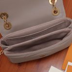 Louis Vuitton M20838 2022SS Women Shoulder Bags 21*12*9cm - Image 8