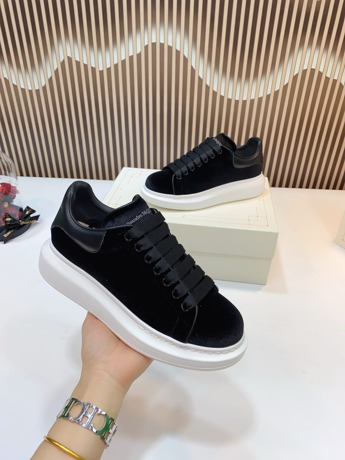 Alexander McQueen OVERSIZED Sneaker Size 35-45 - Image 6