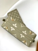 Louis Vuitton M46672 CarryAll Women Bags Size 29*24*12cm - Image 4
