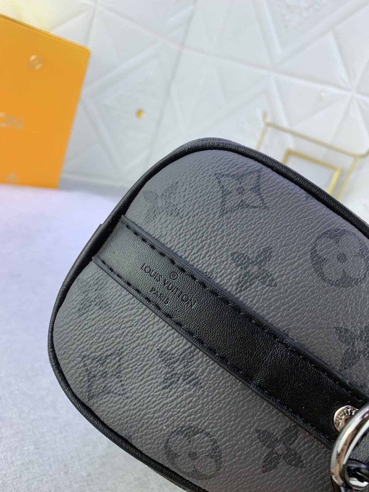 Louis Vuitton Monogram Eclipse Reverse Keepall 25 Travel Bags Size 25*15*11cm - Image 7