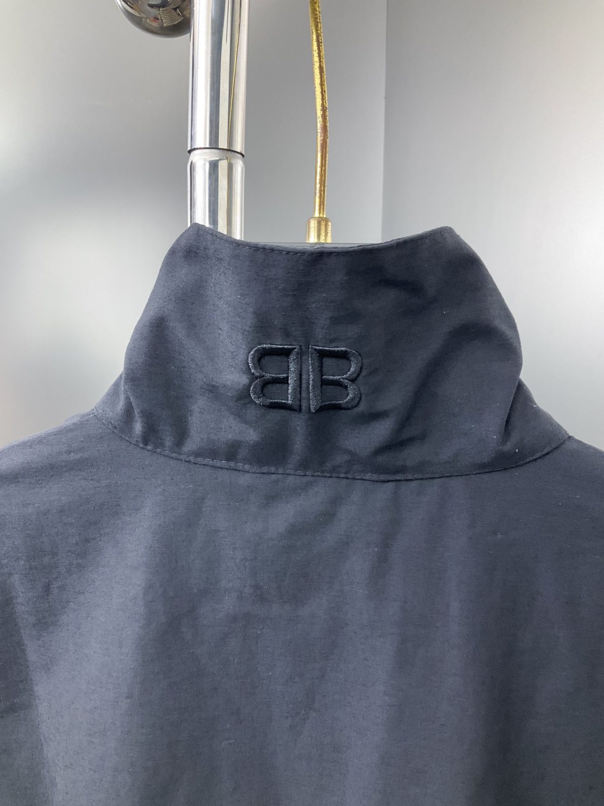 Balenciaga New Jacket Size S-XL - Image 4