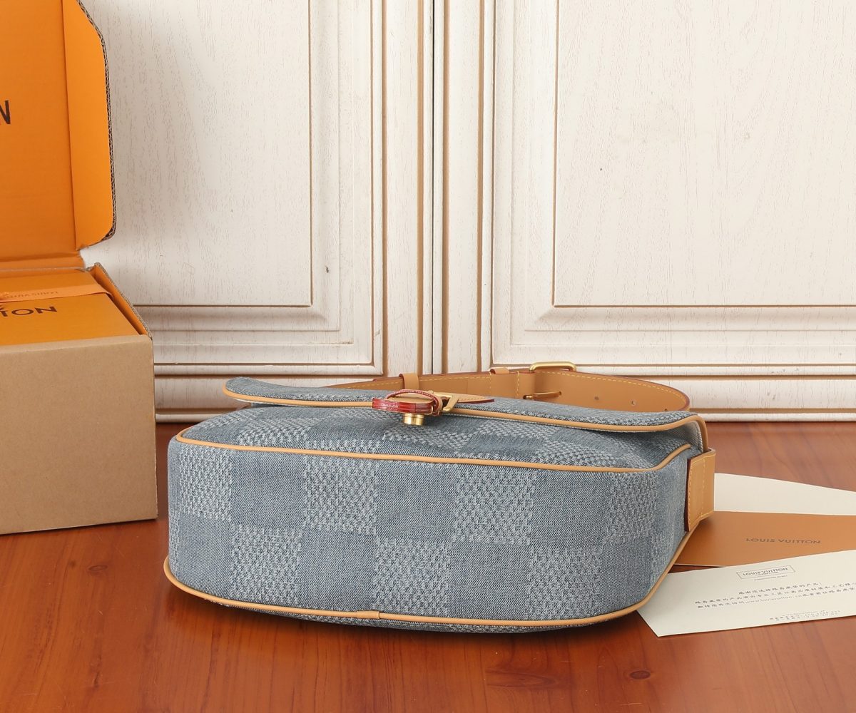 Louis Vuitton N40743 Montsouris Messenger MM Shoulder Bags Size 35*29*12cm - Image 8