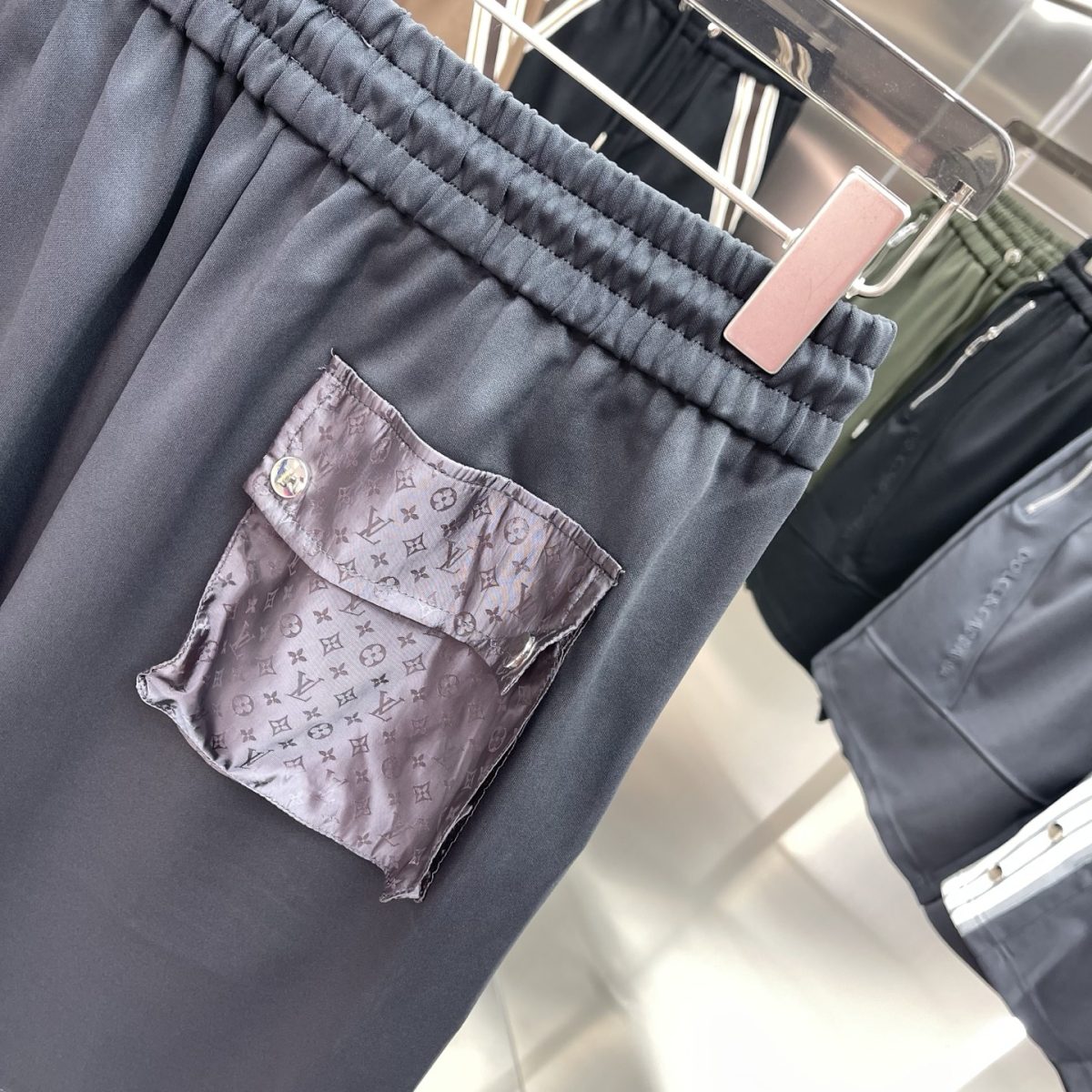 Louis Vuitton Shorts M-3XL - Image 7
