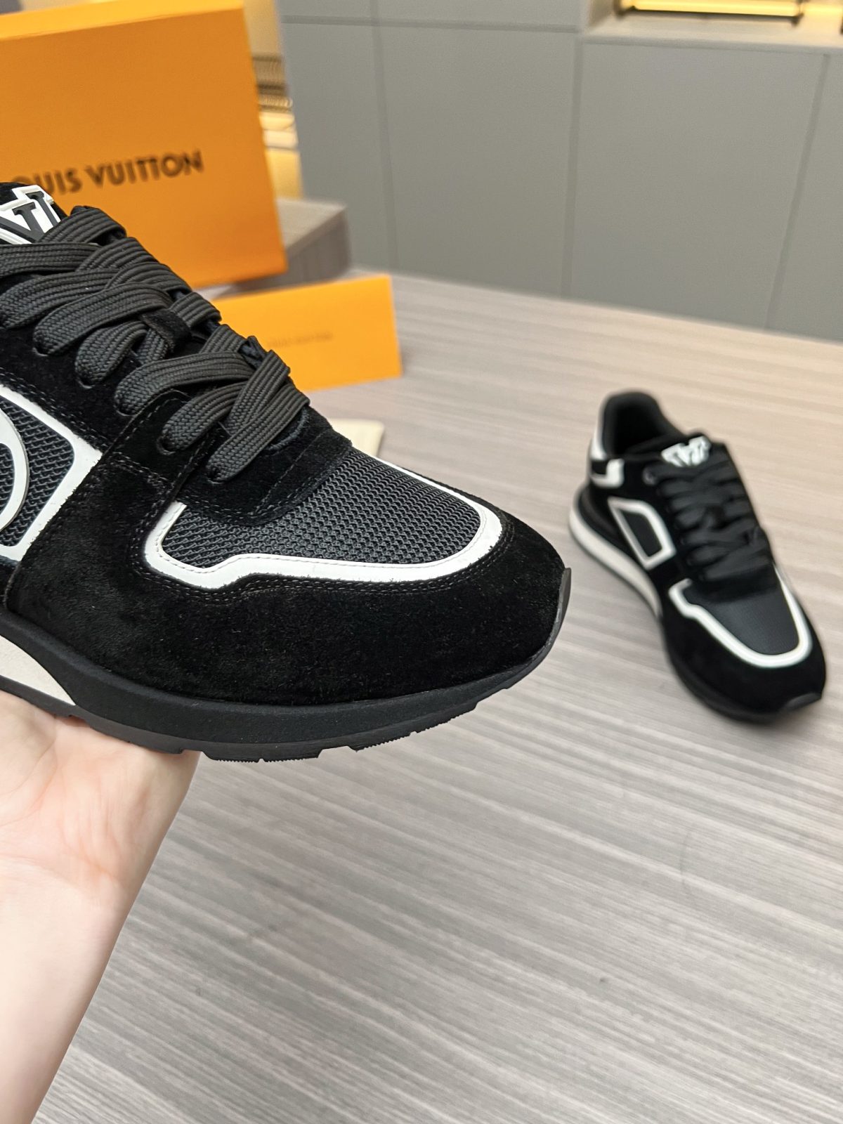 Louis Vuitton 2024ss Runaway Sneaker Size 40-46 - Image 7