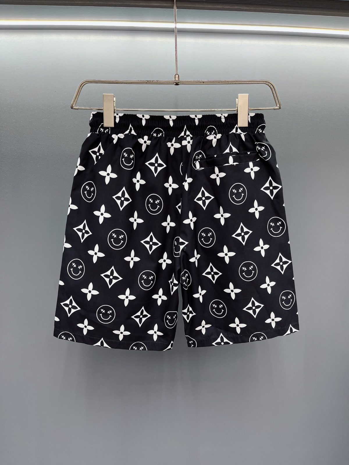 Louis Vuitton Beach Pants Size M-XXXL - Image 8