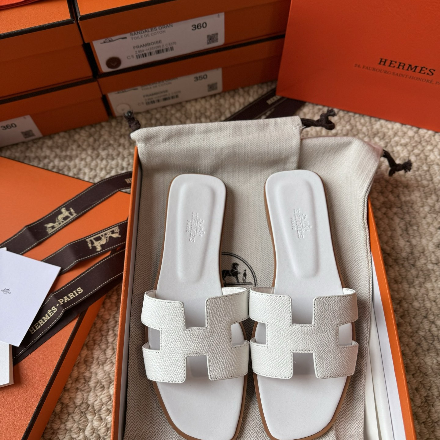 4c15944510806147.jpg Hermes Oran Slippers Size 36-41 - Image 1