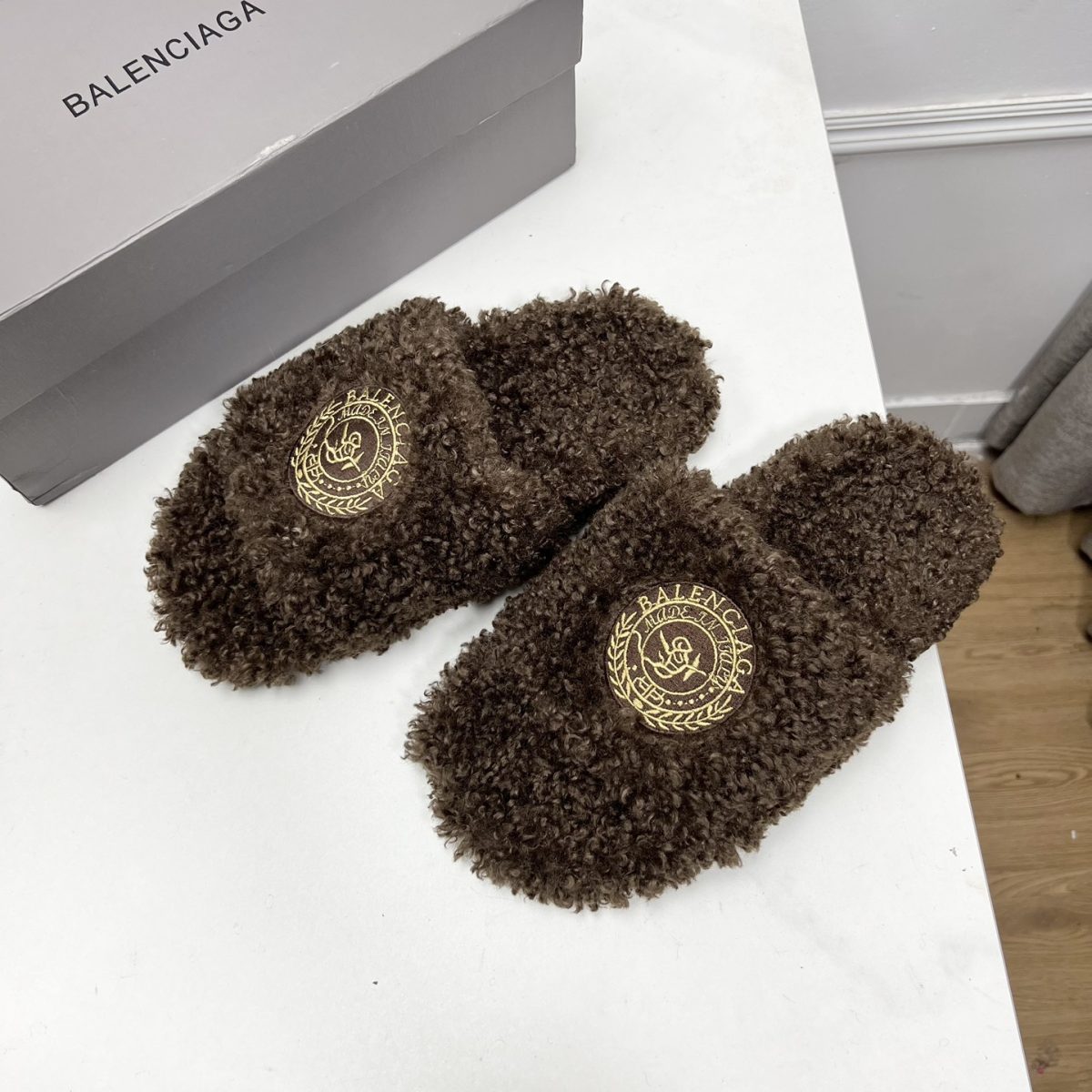 Balenciaga 23fw Women Winter Slippers Size 36-40 - Image 2