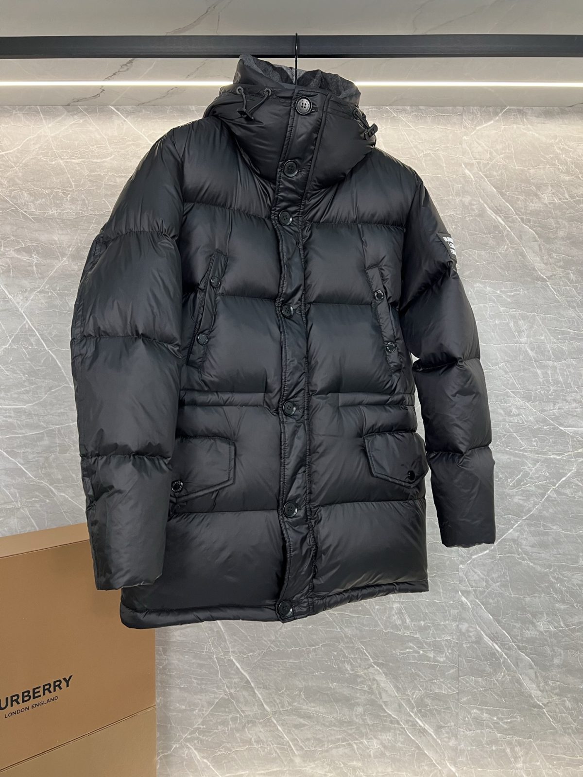 Burberry Winter Down Jacket Size M-XXL - Image 3
