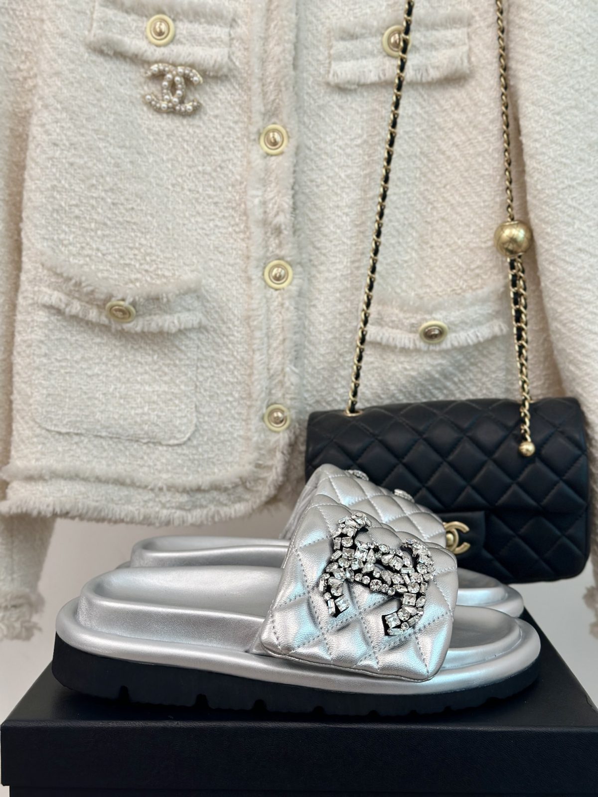 Chanel 2024 New Slippers Size 36-41 - Image 2