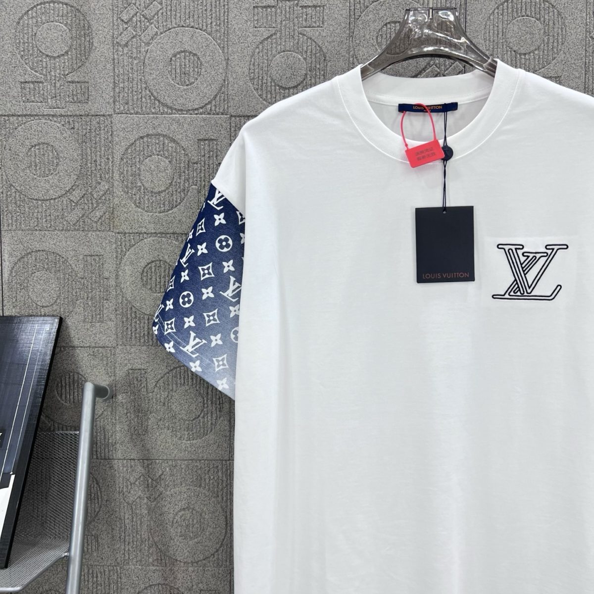 Louis Vuitton T Shirt  Embroider Logo Size XS-L - Image 4