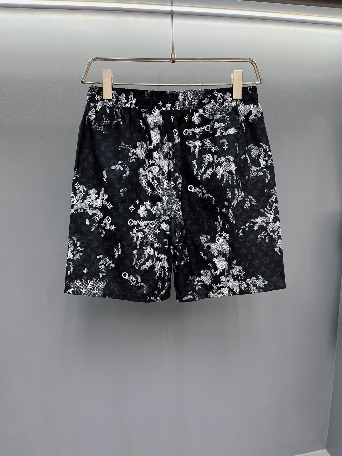 Louis Vuitton Beach Pants Size M-XXXL - Image 8