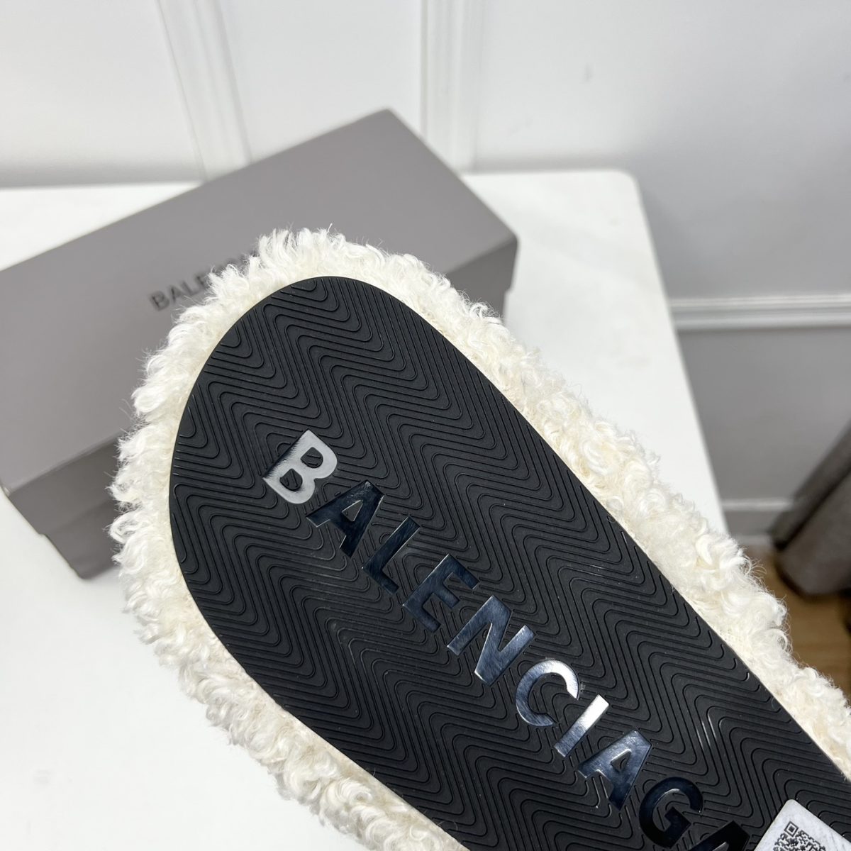 Balenciaga 23fw Women Winter Slippers Size 36-40 - Image 9