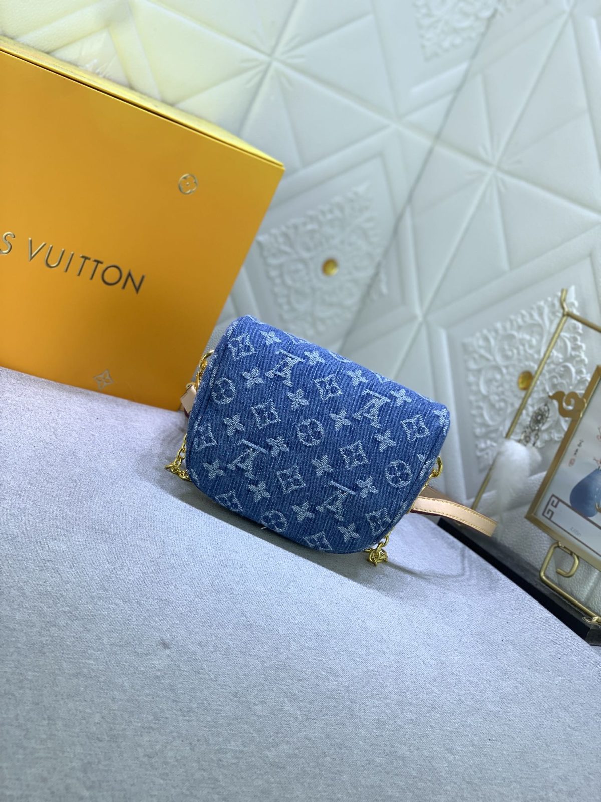 Louis Vuitton M82335 Mini Bumbag Shoulder Bags Size 17*12*9cm - Image 3