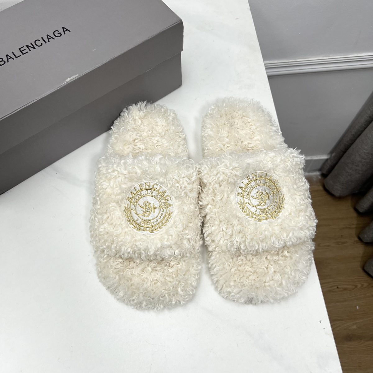 Balenciaga 23fw Women Winter Slippers Size 36-40 - Image 1