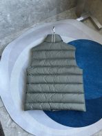 Canada Goose E2229 Crofton Vest-WD Men Winter Vest Size S-XXL - Image 6
