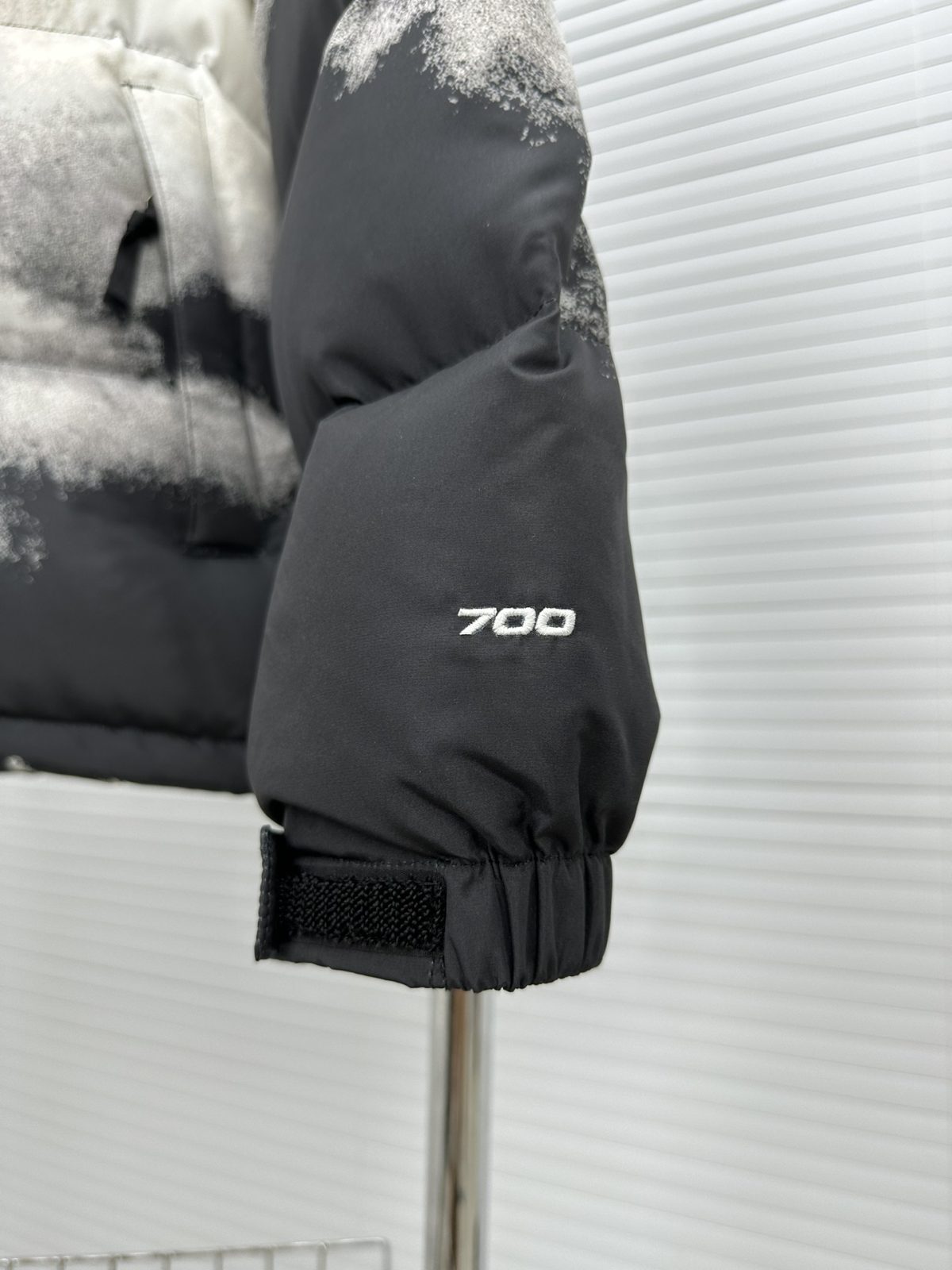 The North Face 1992 Men Women Winter Jacket XS-XXL - Image 6