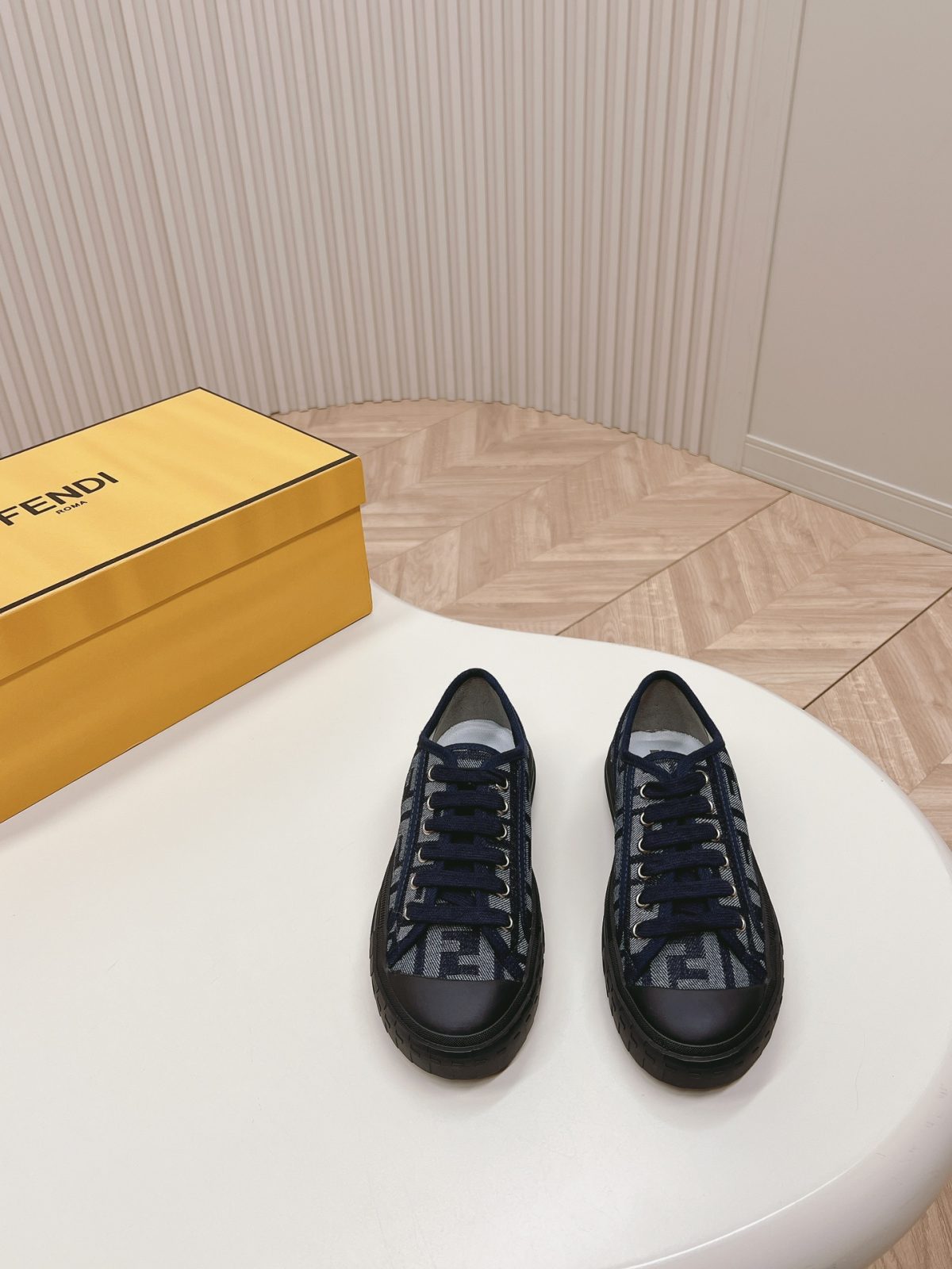 Fendi 2024ss New arrival Sneaker Size 36-40 - Image 3
