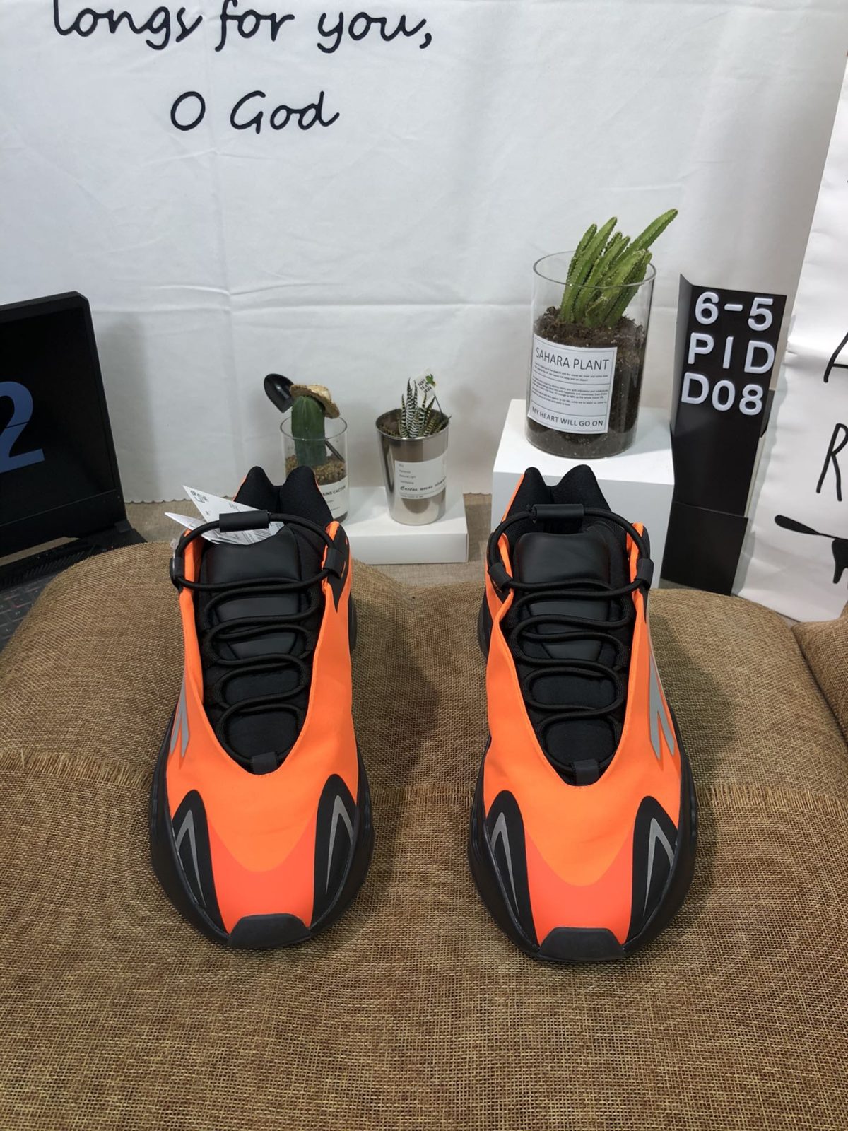Yeezy 700 V2 Mens/Women's Sneakers Shoes 36 - 45 - Image 2