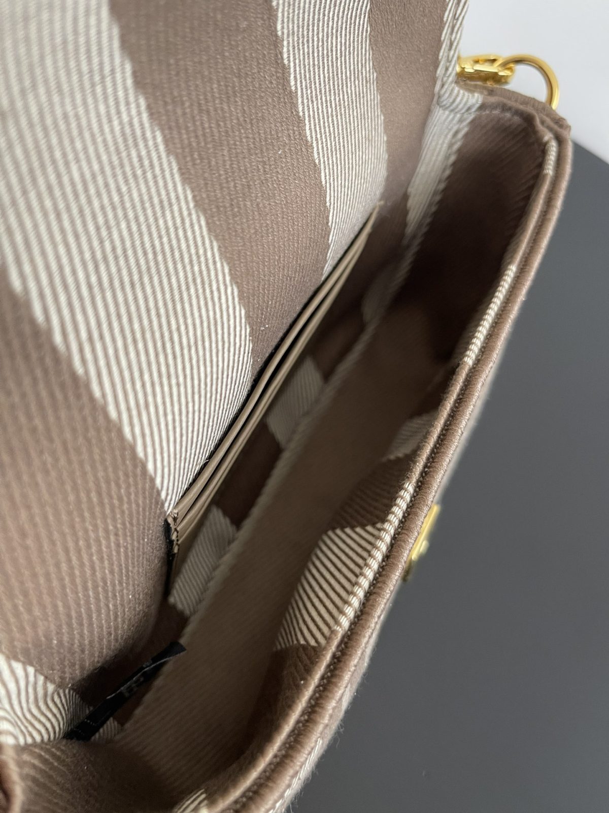 Fendi Baguette Shoulder Bags Small 19*10*4cm - Image 5
