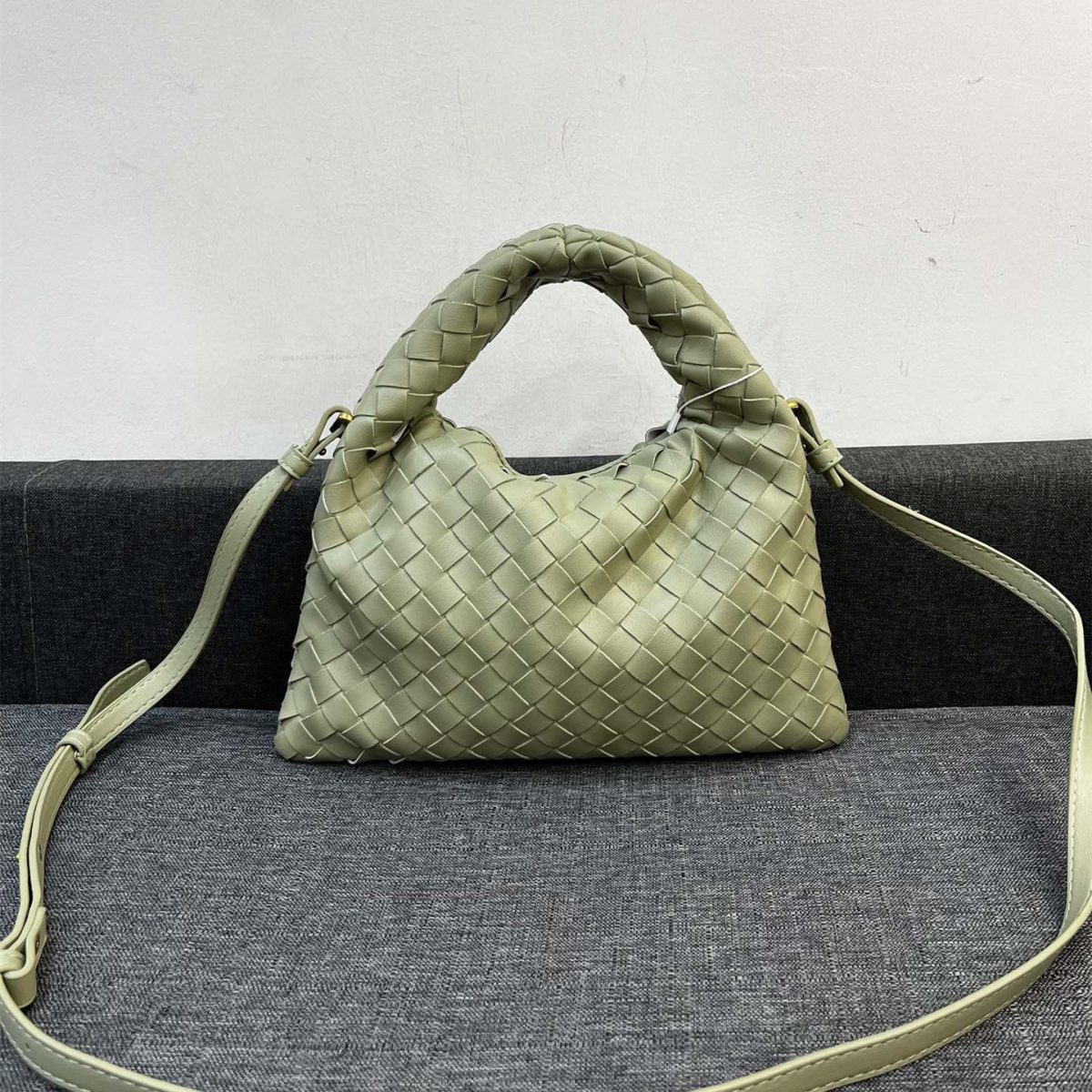 Bottega Veneta HO Shoulder Bags 28*17cm - Image 1