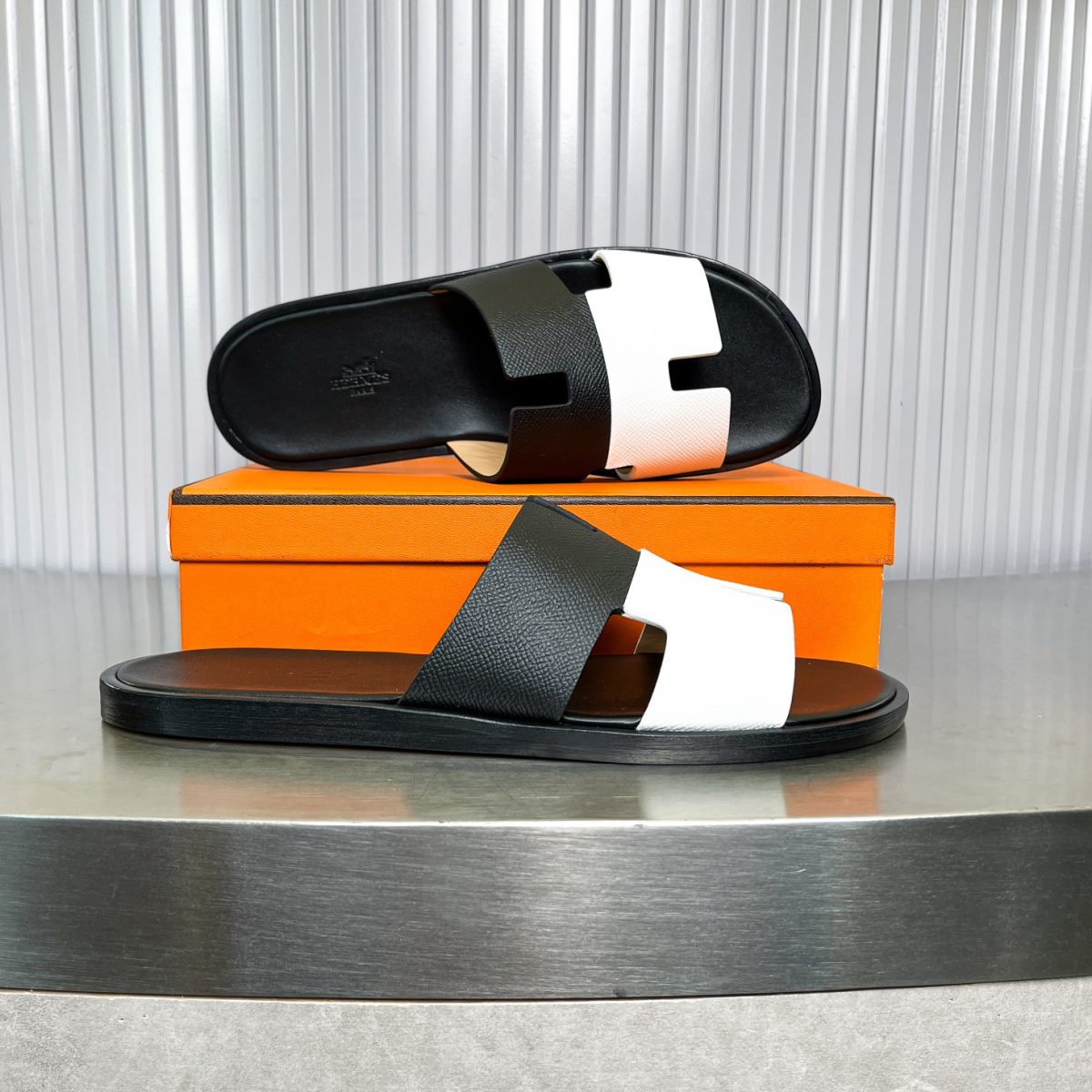 Hermes lzmir Sandals Size 40-45 - Image 4