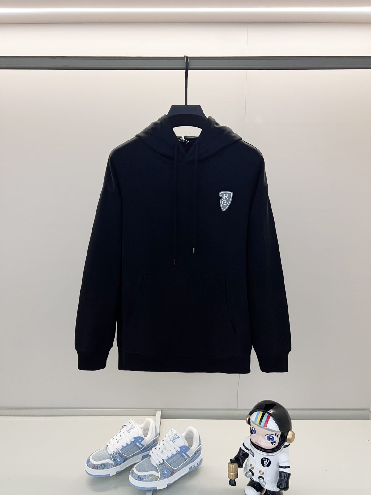 Burberry Unisex Sweatshirt Size S-XL - Image 1