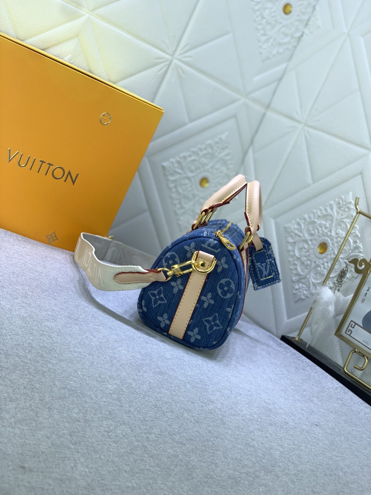 Louis Vuitton Monogram Eclipse Reverse Keepall 25 Travel Bags Size 25*15*11cm - Image 5