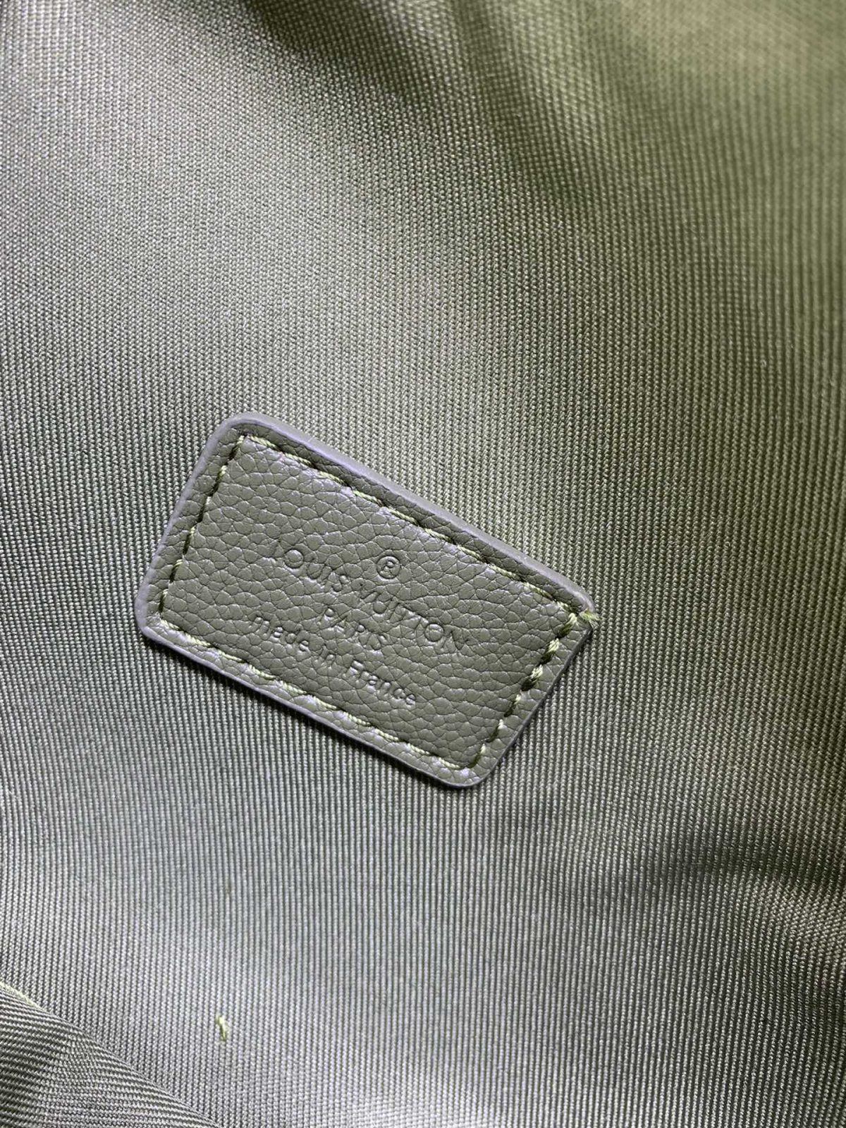 Louis Vuitton M83560 Pilot Shoulder Bags Size 20*12*5cm - Image 8