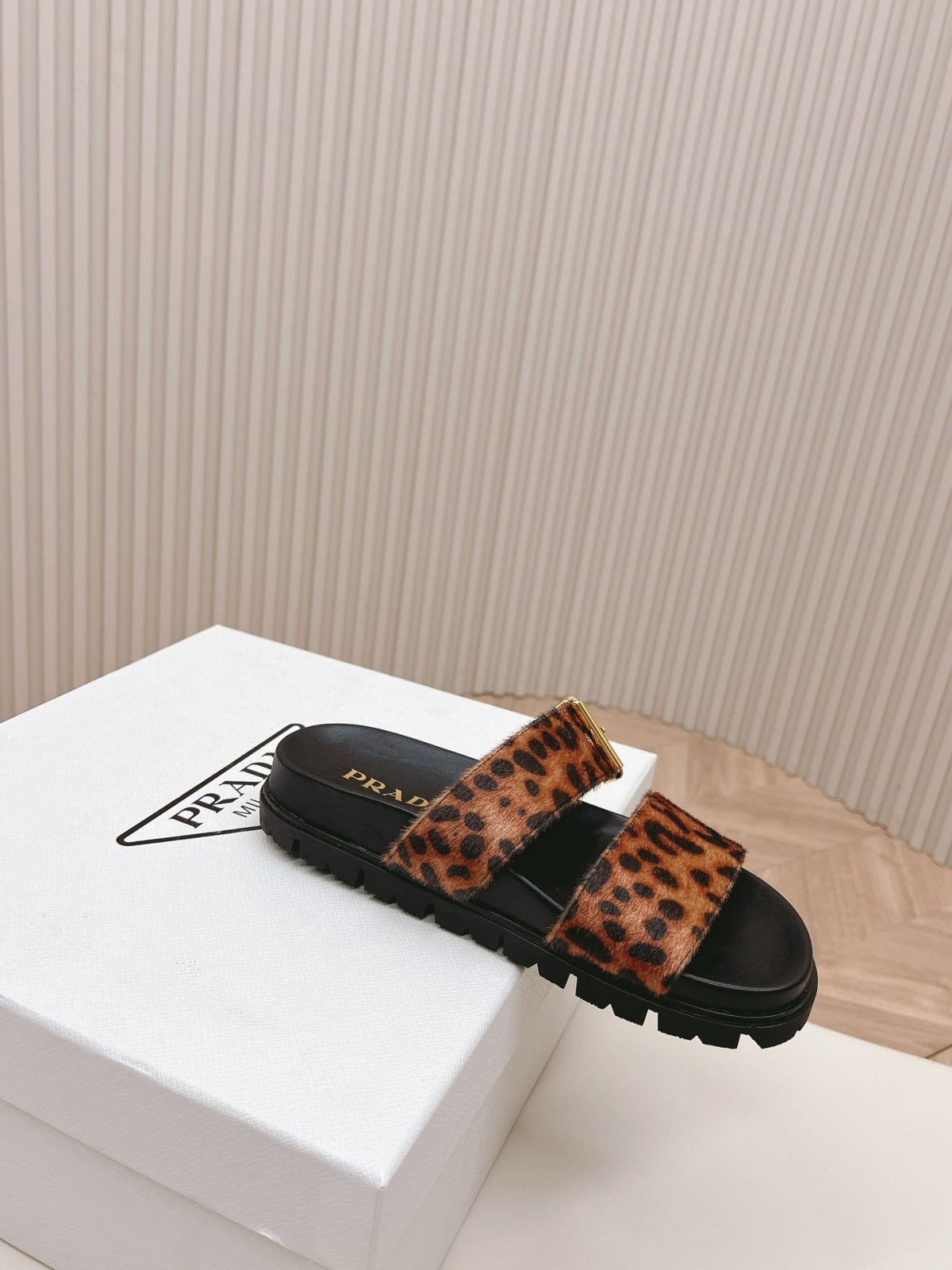 Prada 2024ss Slippers Size 36-40 - Image 4