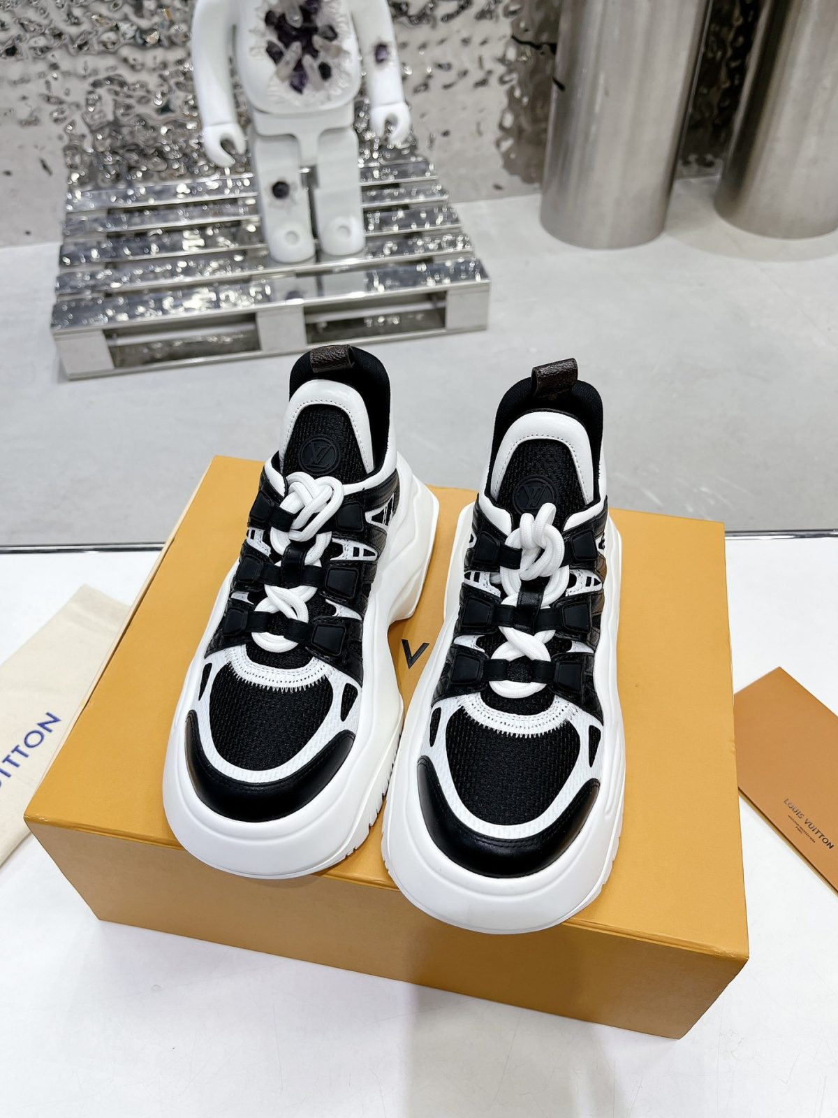 Louis Vuitton Cruise23 Archlight 2.0 Sneaker Size 36-41 - Image 2