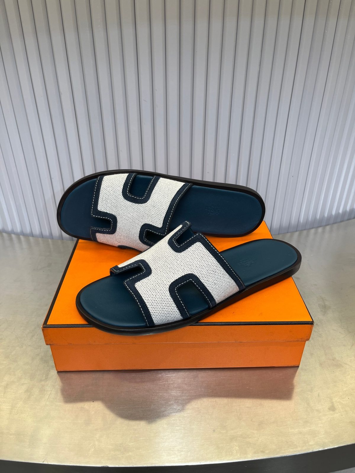 Hermes lzmir Sandals Size 40-45 - Image 3