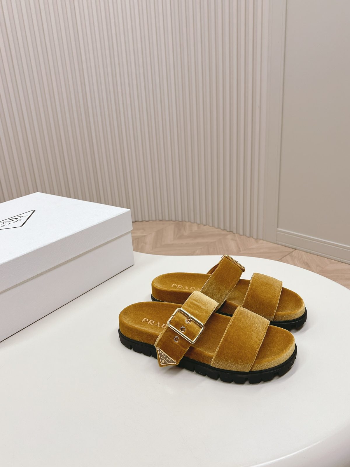 Prada 2024ss Slippers Size 36-40 - Image 3