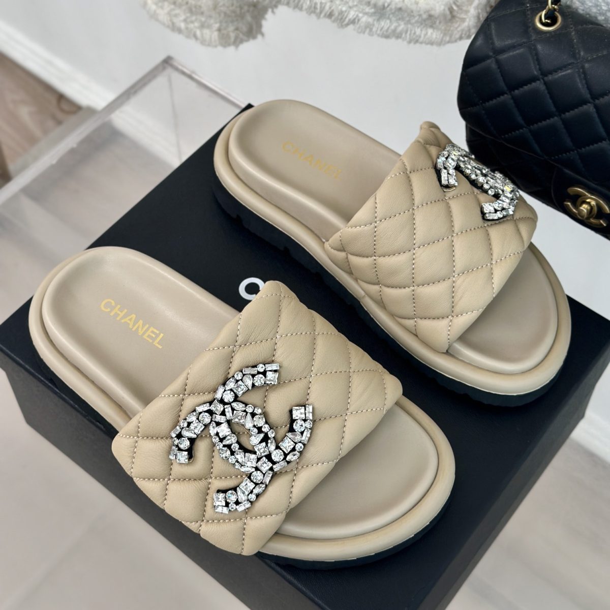 Chanel 2024 New Slippers Size 36-41 - Image 1