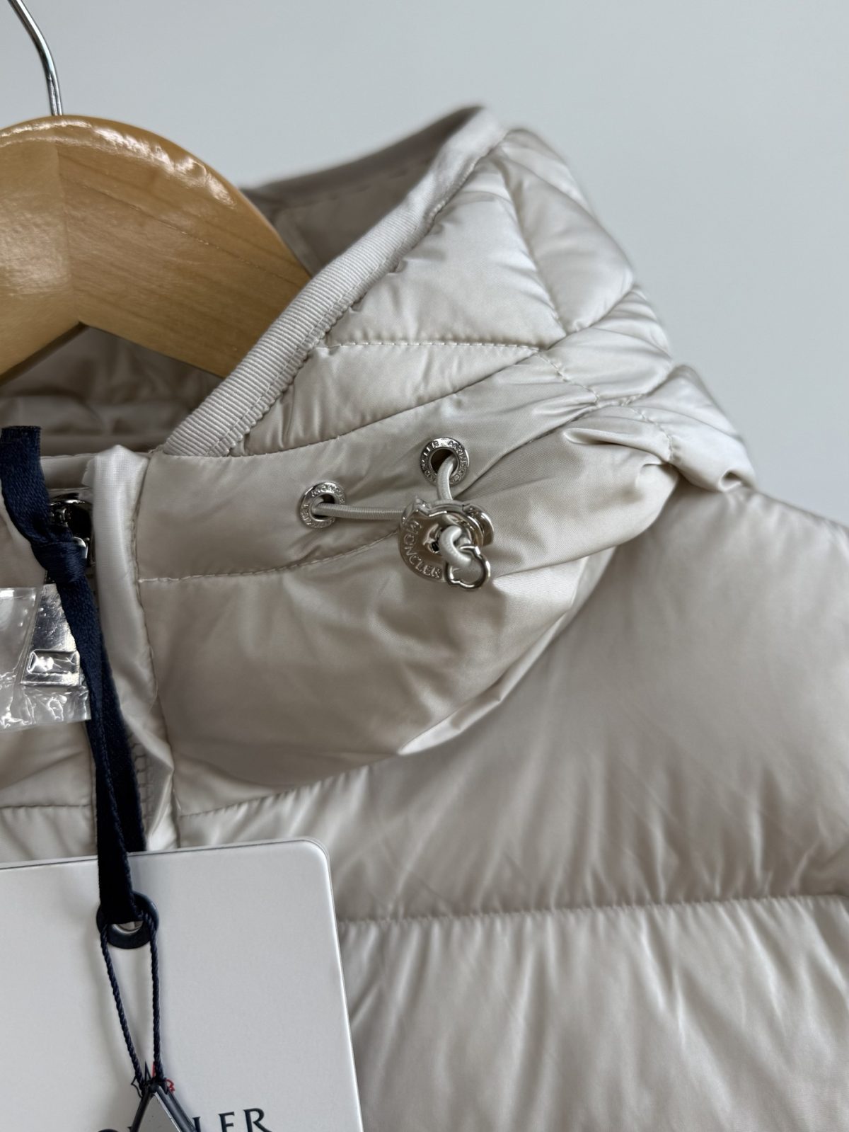 Moncler Avoce Women Down Jacket Size S-XL - Image 5