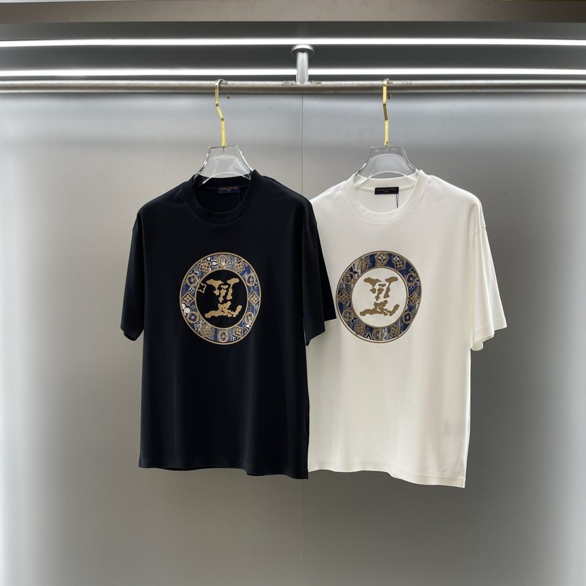 Louis Vuitton 25ss Men T Shirt S-XXL - Image 1