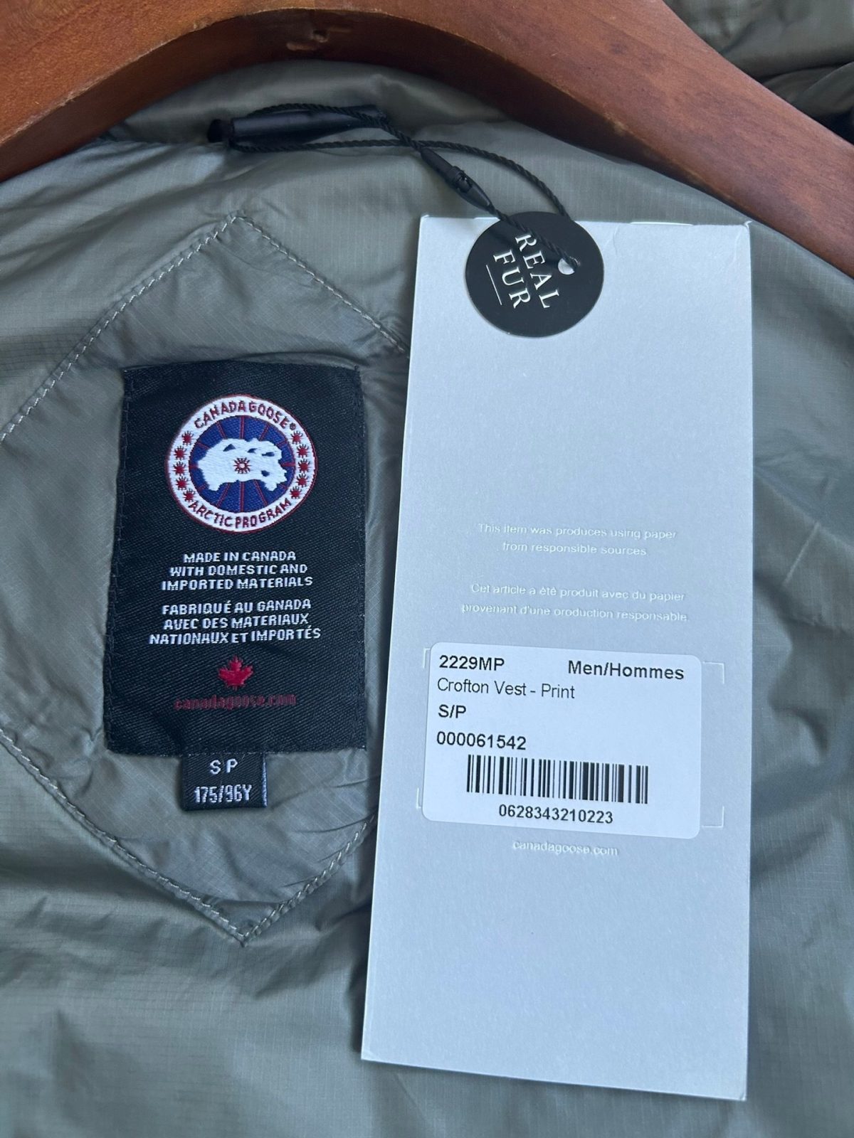 Canada Goose E2229 Crofton Vest-WD Men Winter Vest Size S-XXL - Image 8
