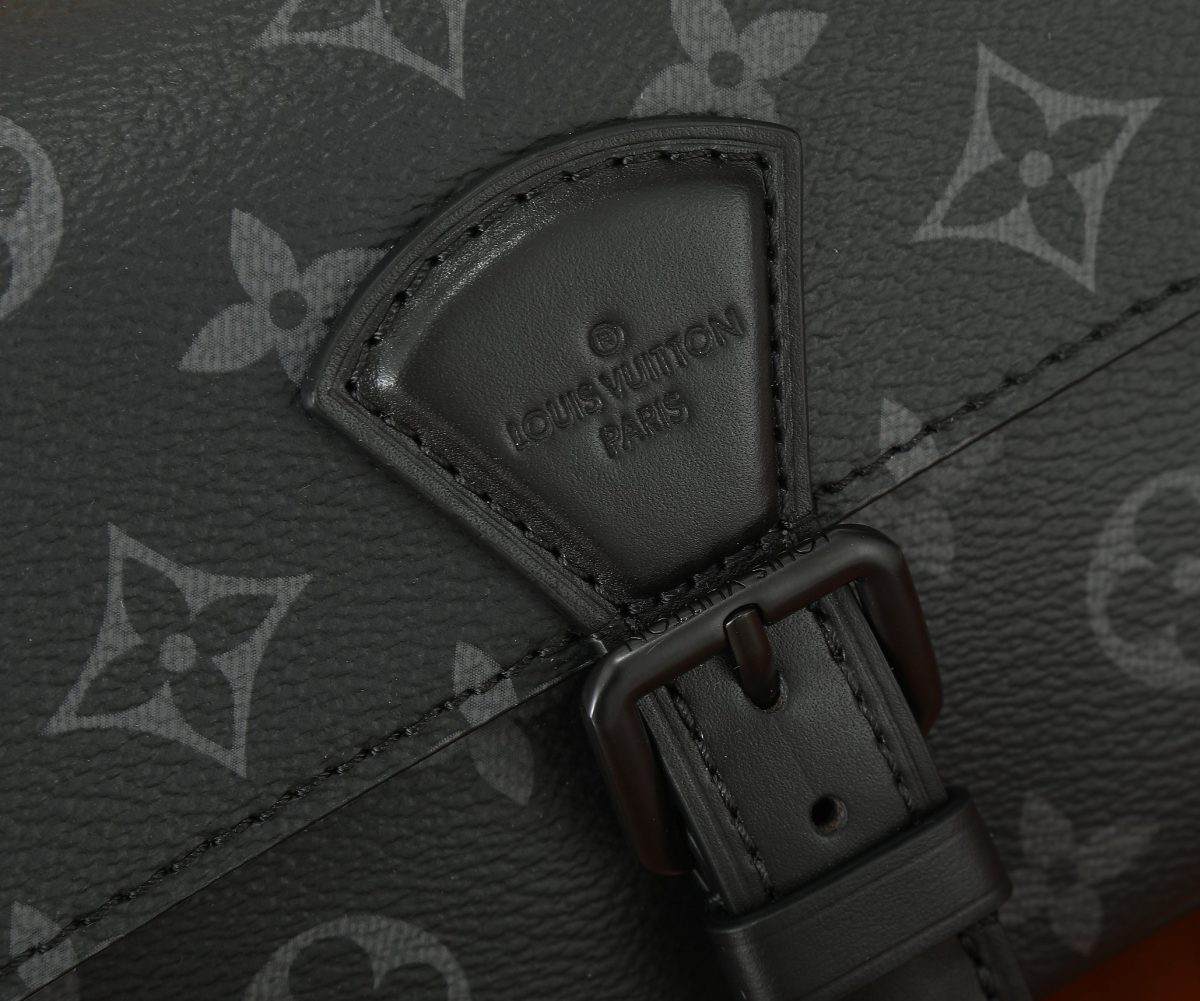 Louis Vuitton M83567 Montsouris Wearable Wallet Shoulder Bags Size 22*12*6cm - Image 4