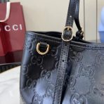Gucci GG Emblem Women Shopping Bags Size 30*18*11cm - Image 5